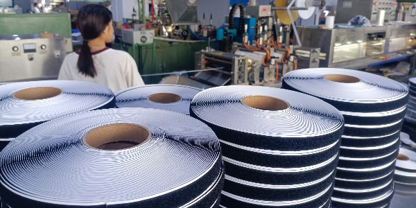 背膠魔術(shù)貼靜置多久換