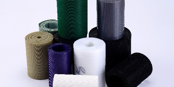 射出勾魔術(shù)貼：智能運(yùn)動護(hù)具的“穩(wěn)定器”與“調(diào)節(jié)師”